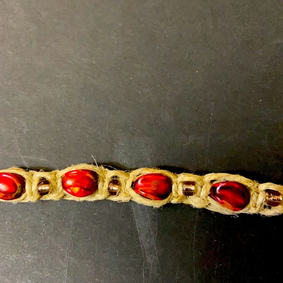 Handmade red beaded bracelet - Picture 2 of 4